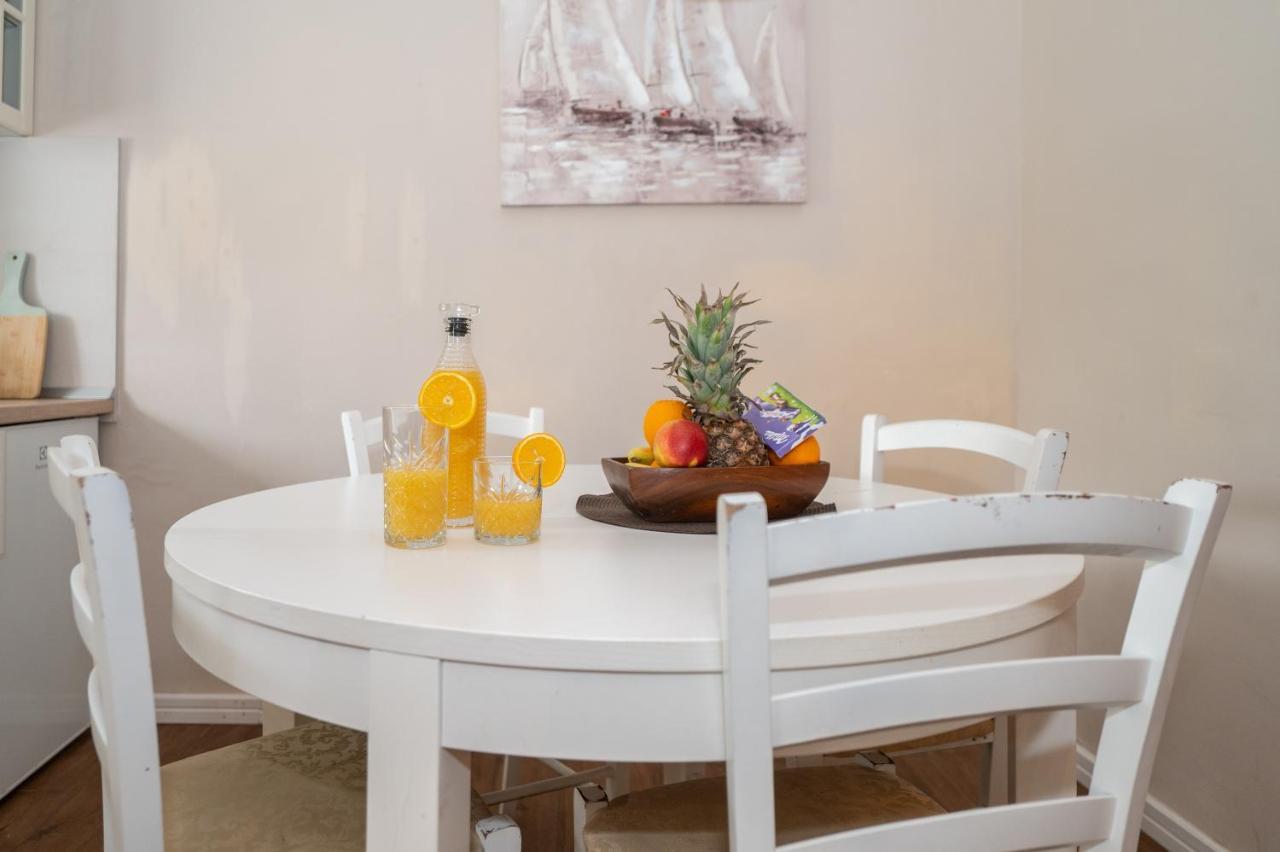 Apartma Petra & Rustic *