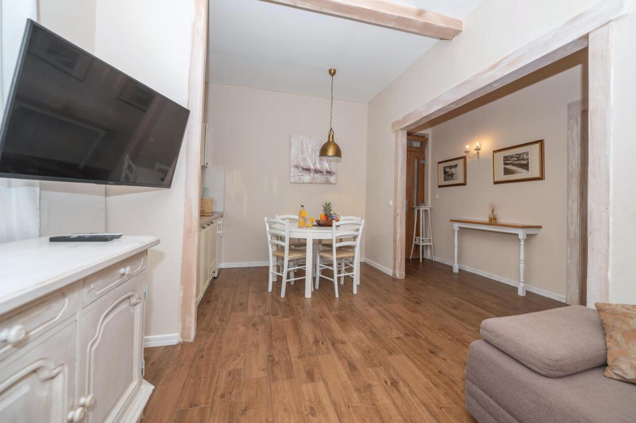 Petra & Rustic Apartma Makarska