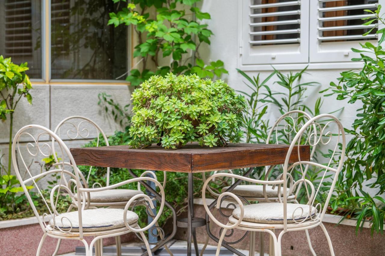 Petra & Rustic Apartma Makarska