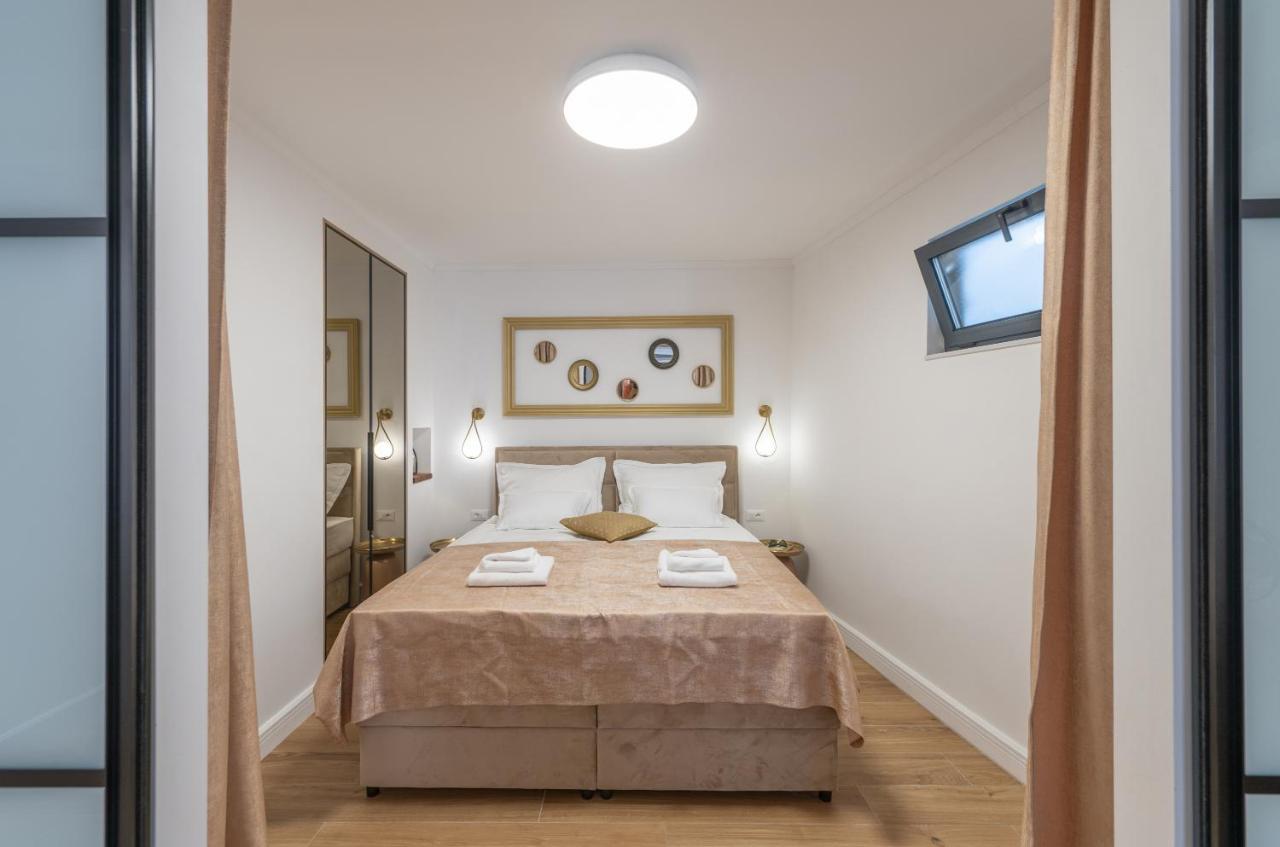 Petra & Rustic Apartma
